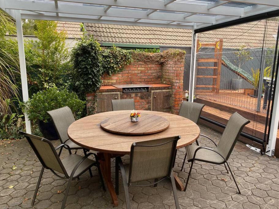 Superb Studio Retreat With Spa, Pool & Bbq Access Whanganui Exterior photo