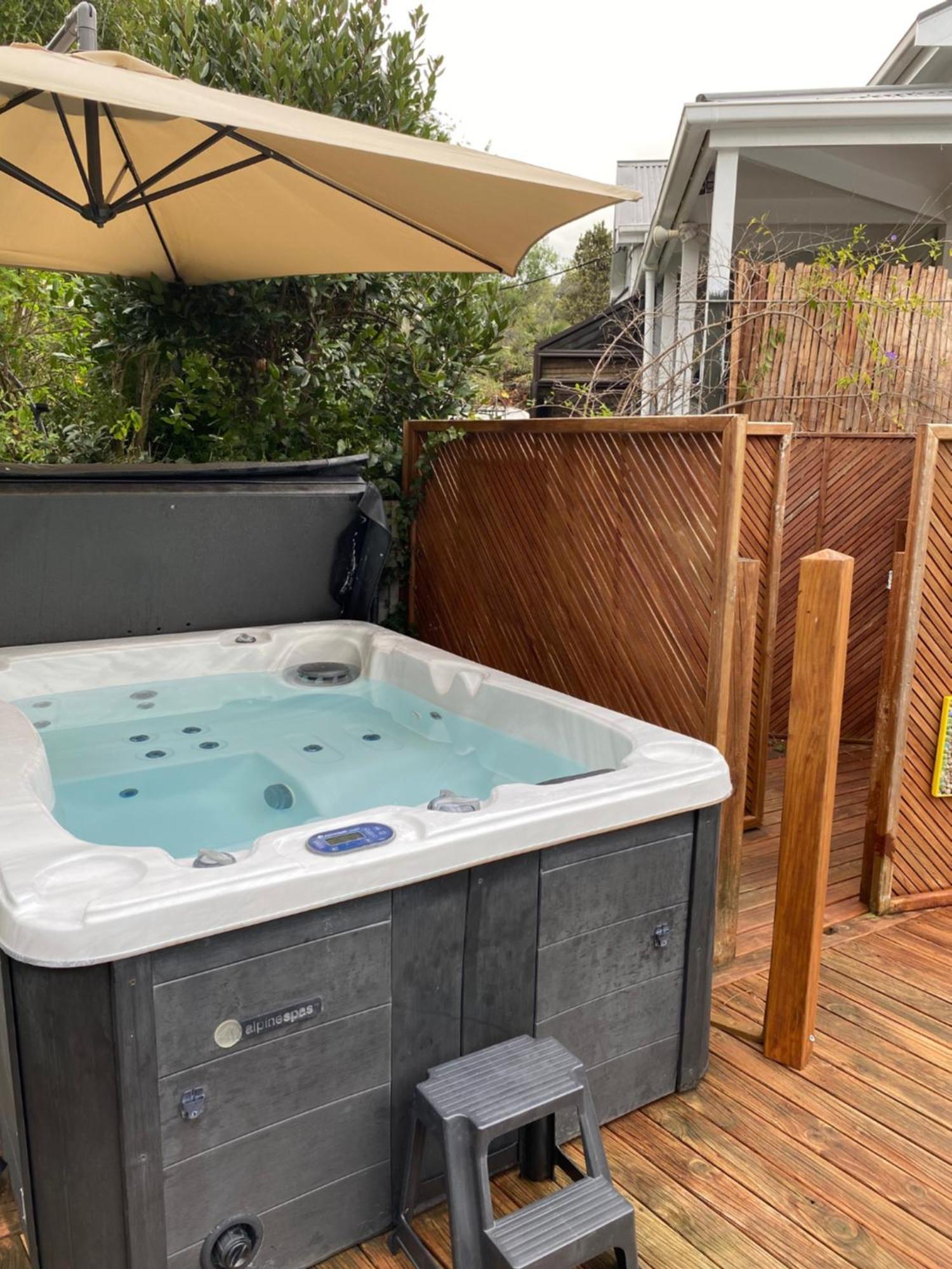 Superb Studio Retreat With Spa, Pool & Bbq Access Whanganui Exterior photo